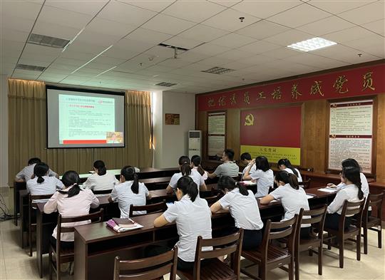 华体会官方网页版组织参加疫情常态化下建筑企业经营管理风险管控培训